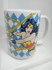 WONDER WOMAN MUG. WONDER WOMAN COFFEE MUG. ZAK DECO MUG. B349