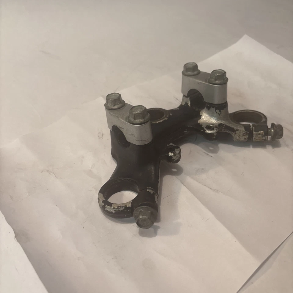 Yamaha RT100 RT 100 1990-2000 corona superior triple abrazadera de árbol OEM 354-23435-00-33 Foto 2 de 4