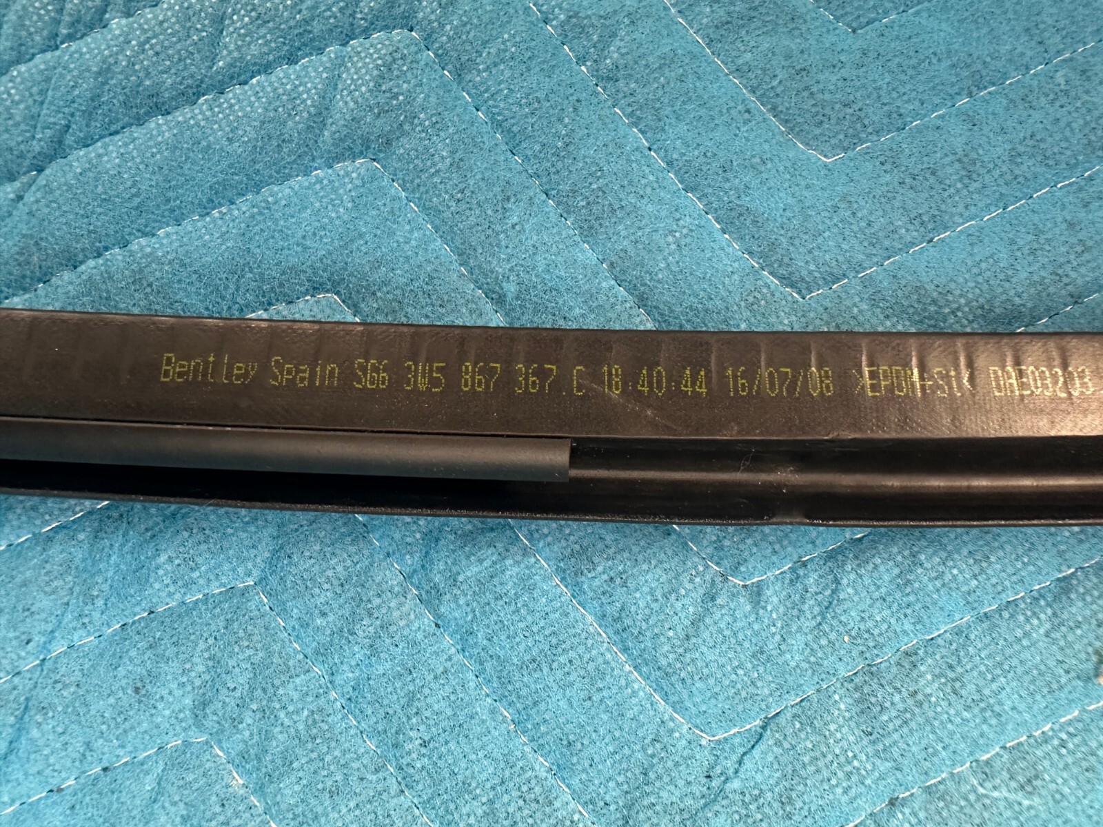 Bentley Flying Spur Rear Door Inner Weatherstrip Seal Driver Side 2006-2012 OEM