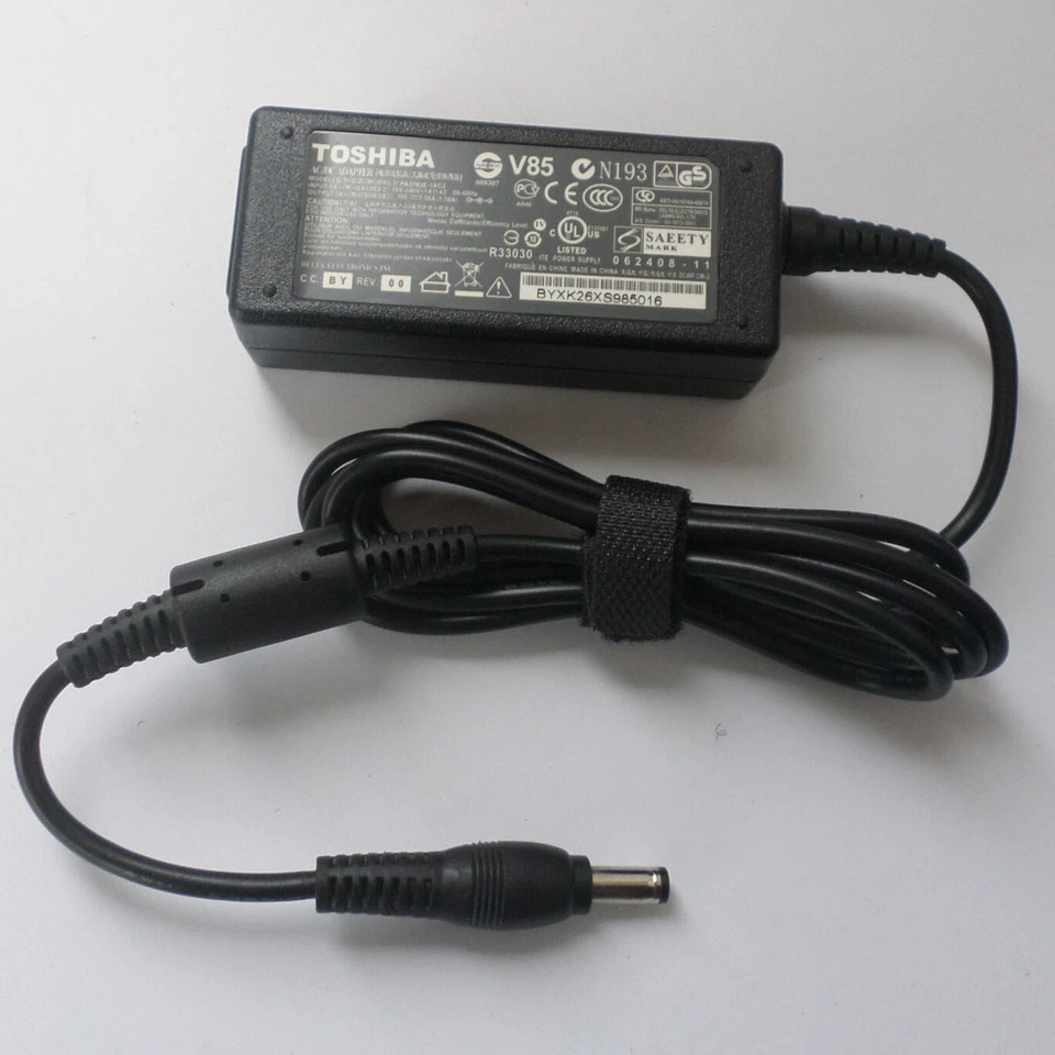 ADAPTADOR AC/DC 19V 1.58A ORIGINAL PARA TOSHIBA R33030 N17908 U1000EA ADP-30JH A Foto 3 de 3