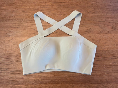 Victoria's Secret Soft Green SMALL VSX Elevate Cross-Strap Bandeau Sports Bra