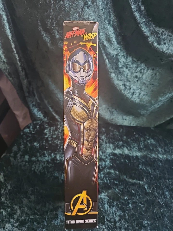 The Wasp (2017) 12" Titan Hero Ant-Man & The Wasp, nuevo en caja con daños en caja Foto 4 de 4