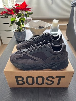 Adidas Yeezy Boost 700 Utility Black EU 43 1/3