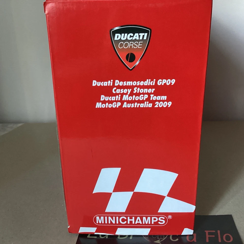 Minichamps 1/12 Collection Moto , Ducati GP09 Casey Stoner 2009 Australia - Photo 4/4