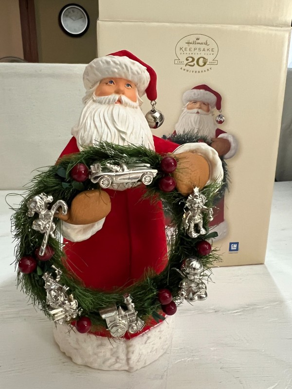 Hallmark Keepsake Tabletop Festive Santa Claus 20th Anniversary Club GM 2007