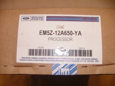 NEW FORD GENUINE OEM MODULE ENGINE CONTROL PROCESSOR EEC EM5Z-12A650-YA COMPUTOR