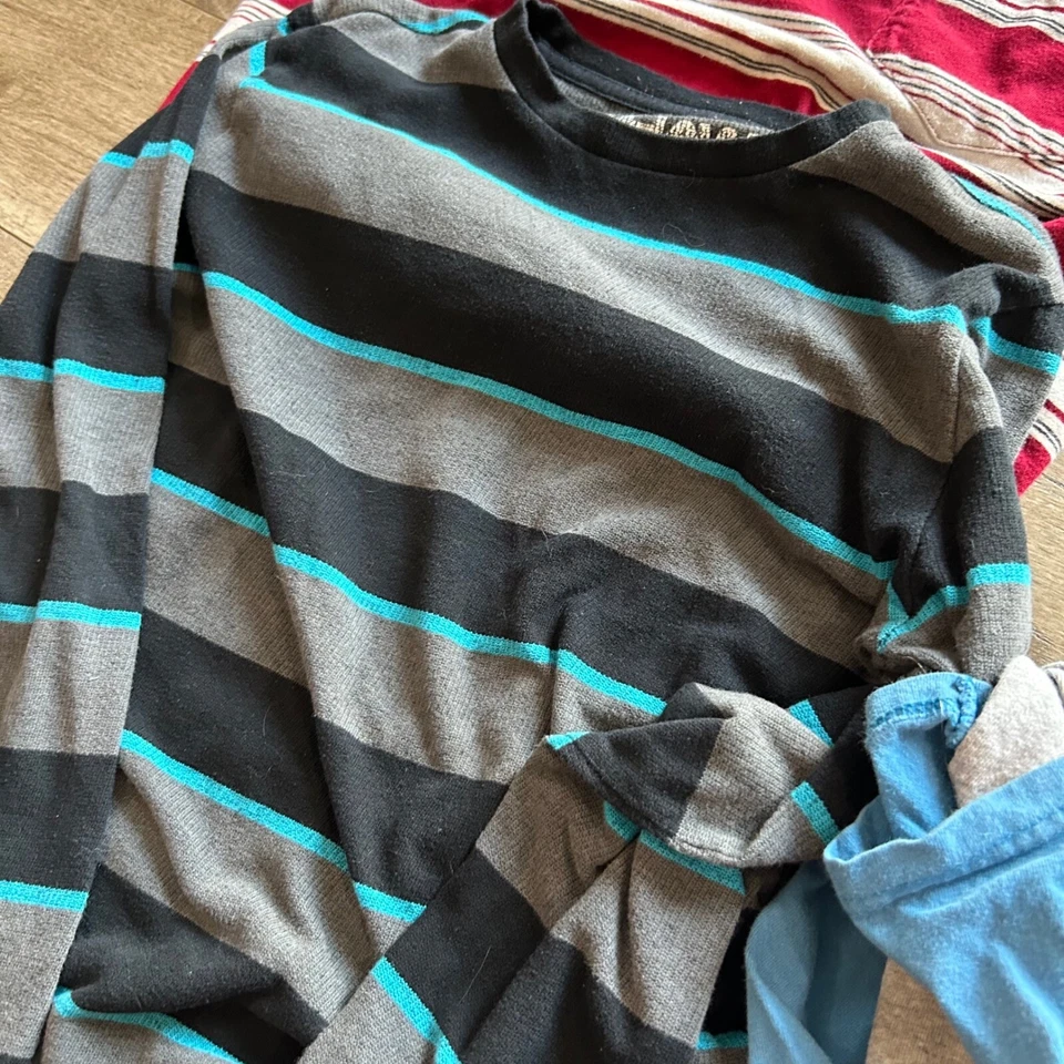 Paquete de 5 piezas de tops grunge patinador Tony Hawk Y2K para niños talla L-XL Foto 4 de 4