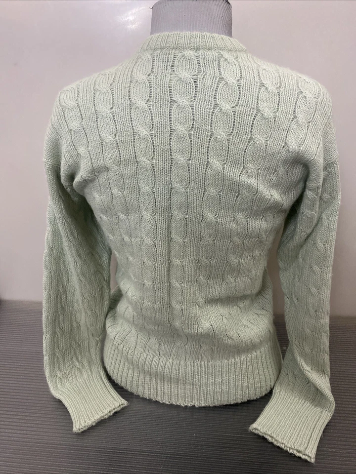 Burberrys sea foam 100% Pure Alpaca cable knit crew medium Made In Scotland VGC  - Image 3 of 4