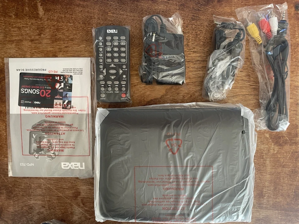 Reproductor de DVD portátil LCD de 7" con pantalla giratoria entradas USB/SD/MMC - NUEVO Foto 4 de 4