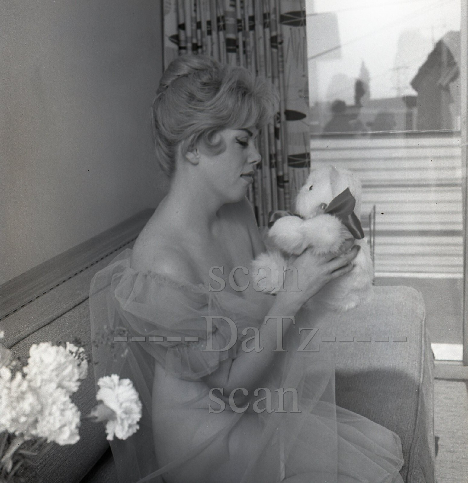 1950s Vogel Negative busty blonde pinup girl Shirley Quimby cheesecake