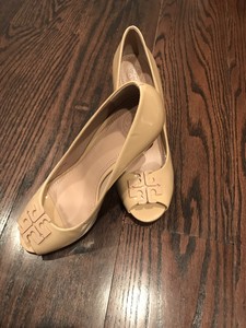 tory burch peep toe