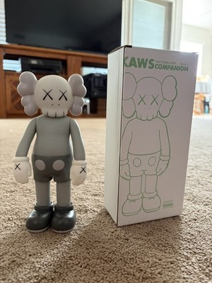 Kaws 16 Open Edition Medicom Toy Vinyl Figure Gray White 7