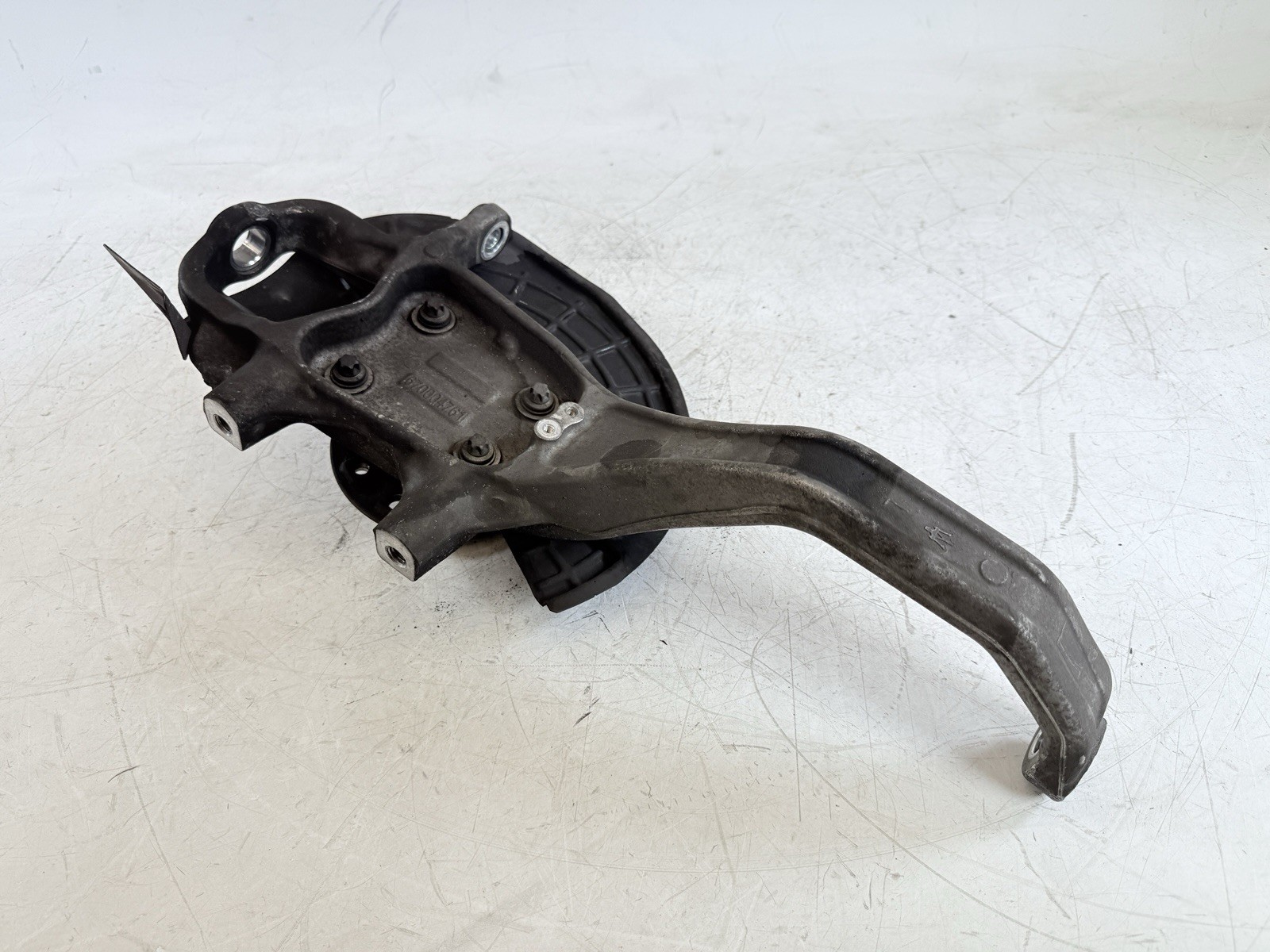 2014 - 2024 MASERATI GHIBLI FRONT LEFT SIDE SUSPENSION SPINDLE KNUCKLE & HUB OEM