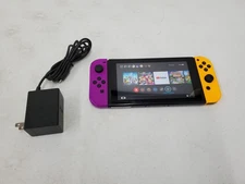 NINTENDO SWITCH HAC-001 HAND-HELD GAMING CONSOLE (K133074-1 IO U36)