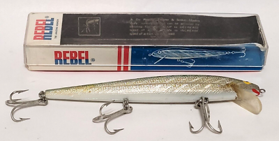Leurre Rebel F303-SW – Minnow 5 1/2″ – Argent/bleu – 0.6 Oz – Boîte D'origine