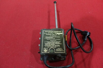 MILITARY SURPLUS RT-285 A / URC-11 SURVIVAL VEST COAT RADIO  ANTENNA FIELD PHONE
