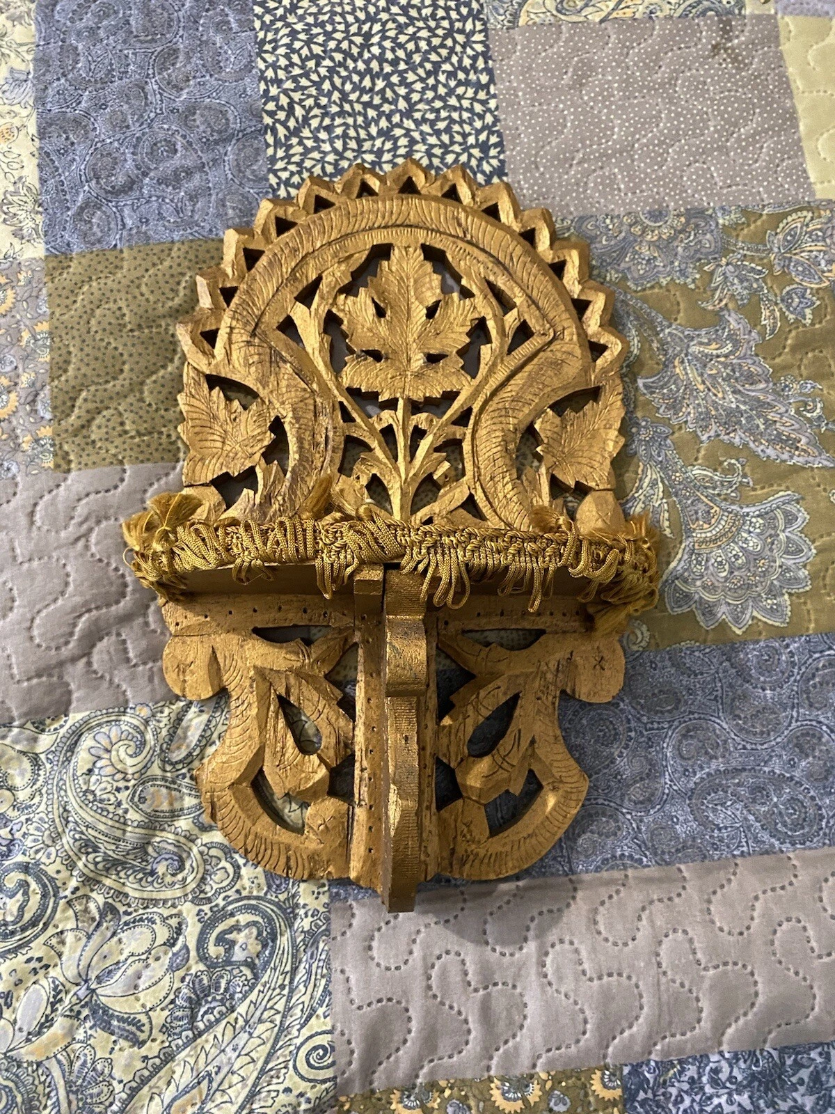 VTG HAND CARVED WOOD HANGING WALL FOLDING CLOCK SHELF Flower Shelf
