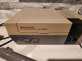 Nintendo NES Power Set Console N6166522 WITH GAMES