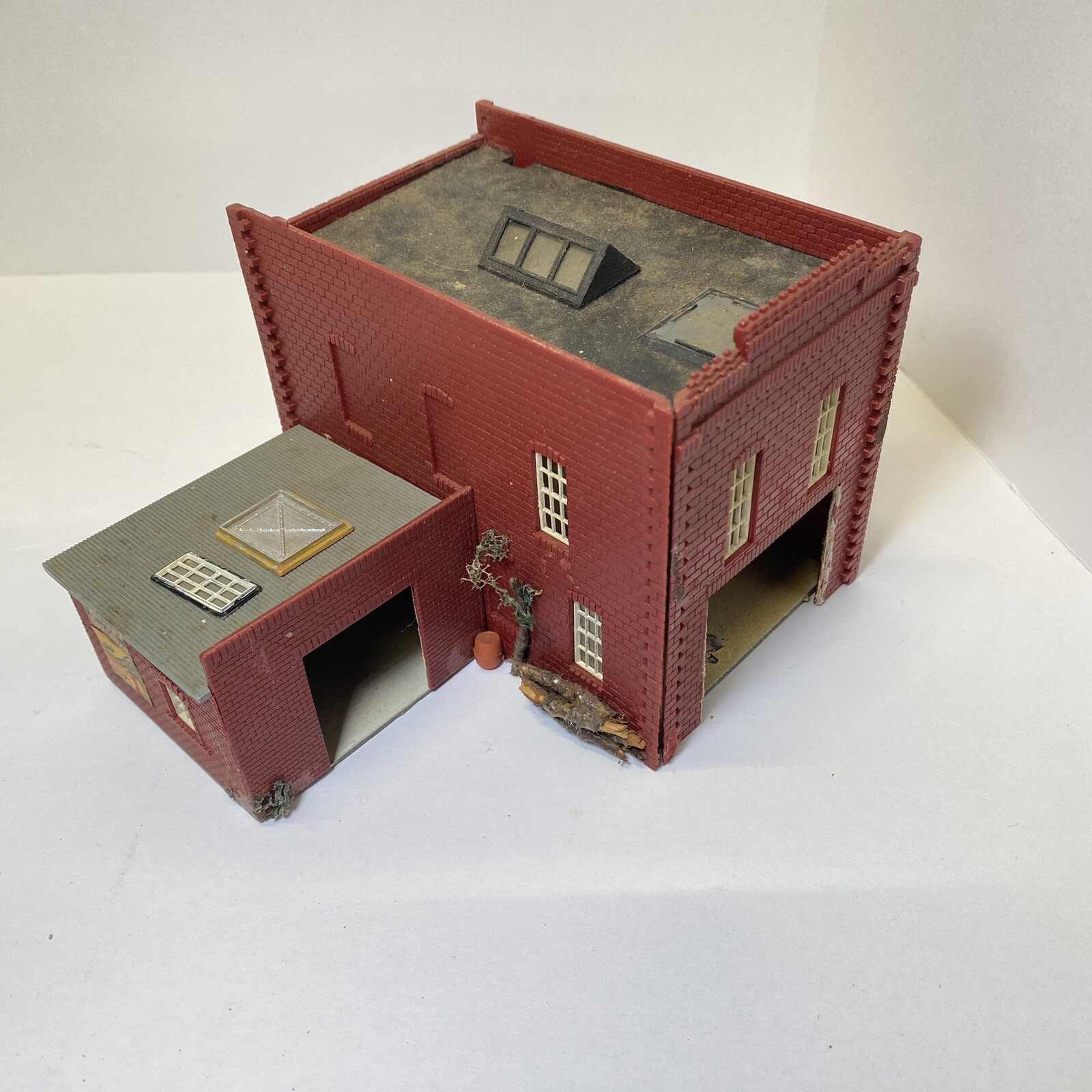 Lot of HO Train Houses, Buildings, Tunnel, Bridge, People, Model Train