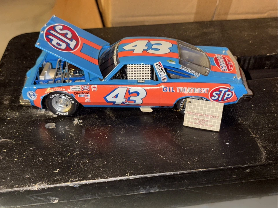 Pontiac Grand Prix 1992 Franklin Mint escala 1/24 Richard Petty #43  Foto 3 de 4