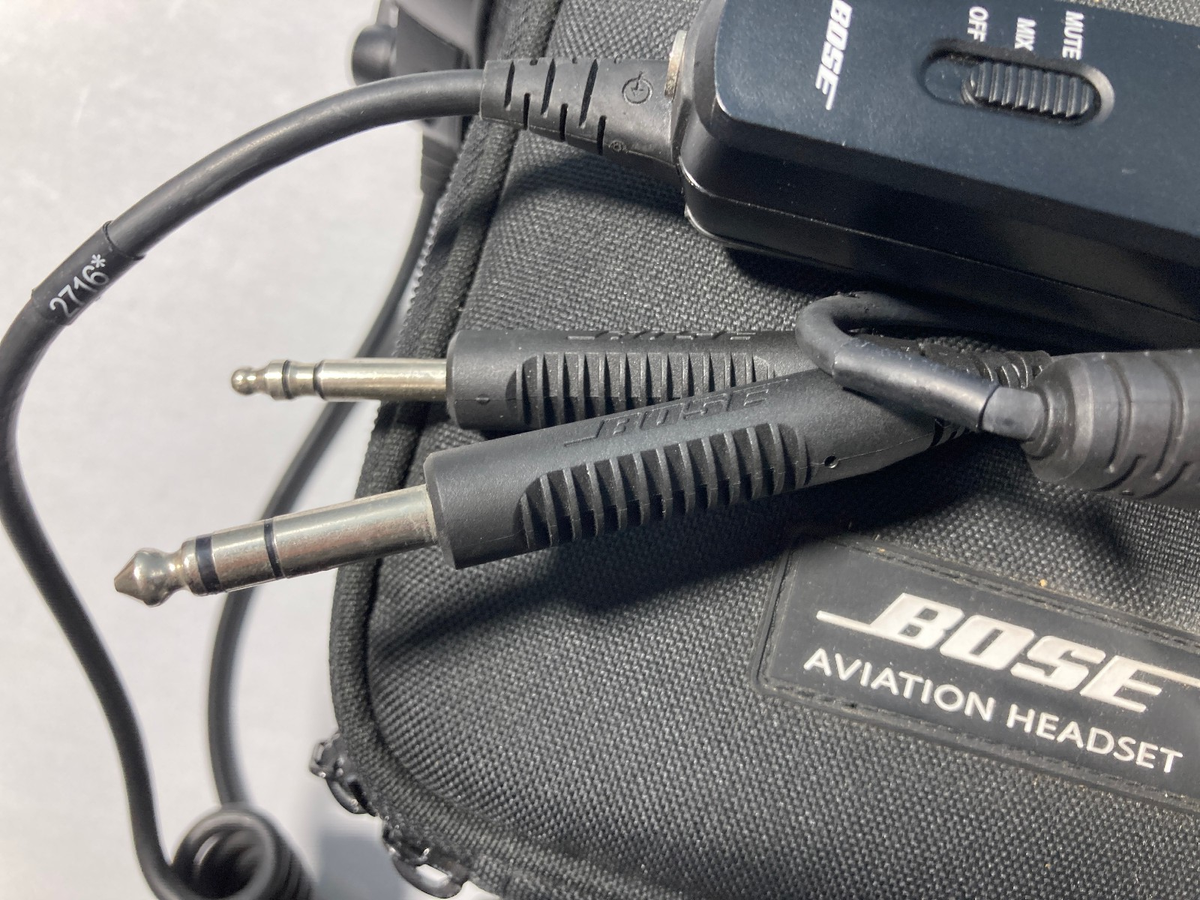 Bose A20 Aviation Headset Dual GA Coiled Cable Plug with Soft Case