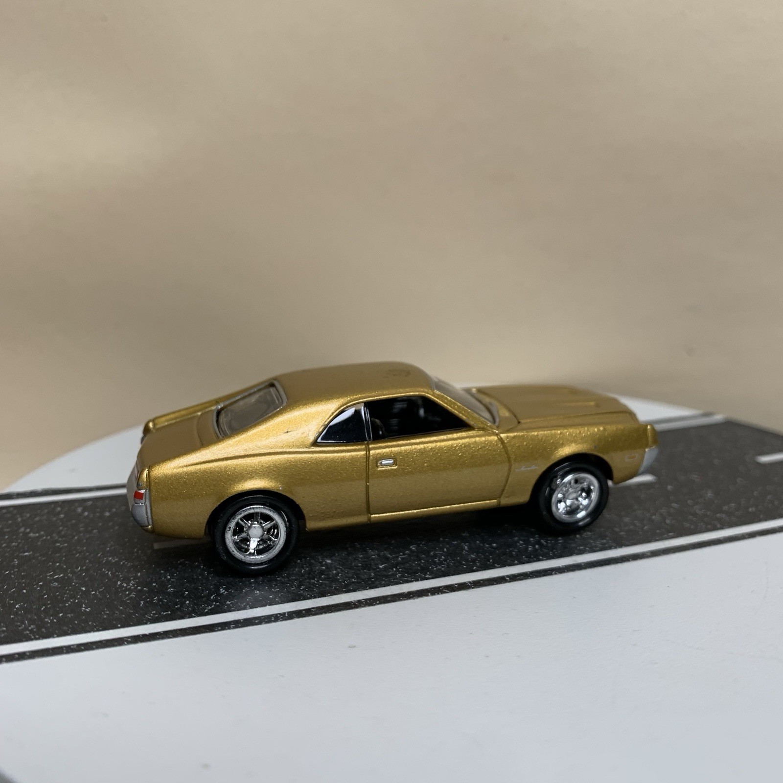 2003 Johnny Lightning 1:64 1968 AMC Javelin Gold Metallic Muscle Car NM USA