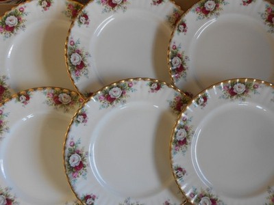 ROYAL ALBERT CELEBRATIONS SET AUS SECHS GROSSEN BONE CHINA SPEISETELLERN 26 CM SEHR GUTER ZUSTAND