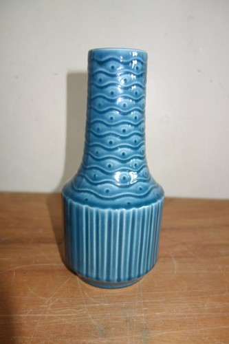 SADLER POTTERY MID CENTURY VINTAGE TURQUOISE BLUE VASE NO. 160 AZTEC HAS CHIP - Picture 15 of 18