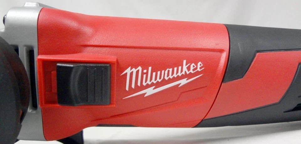 Milwaukee 6117-33D 120v 5" (125mm) Electric Angle Grinder Tool Only w/ Guard! - Image 3 of 4