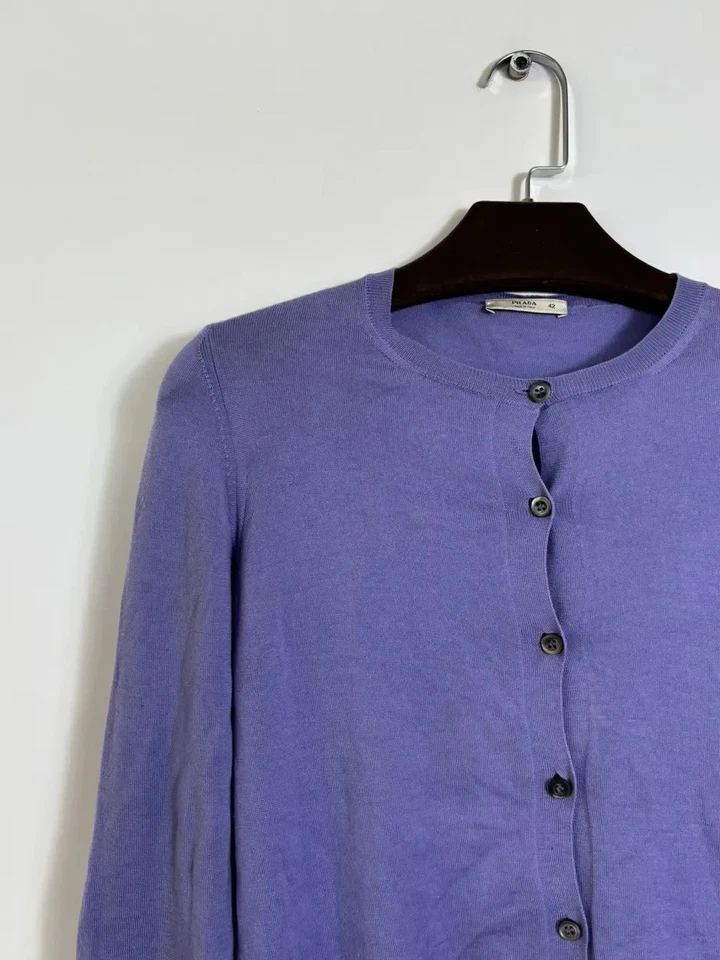 Suéter de botão de cashmere Prada - Imagem 3 de 4