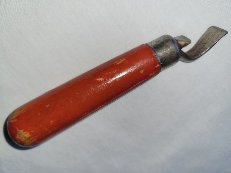 VTG Edlund Co Bottle Opener Green Wood Handle Pat Nov. 7 1933 Made in USA