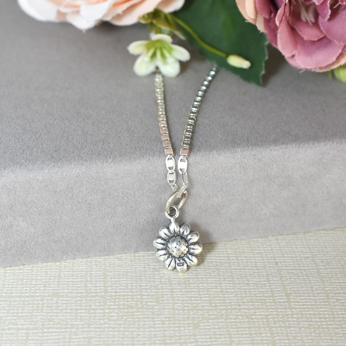 Daisy charm necklace deals