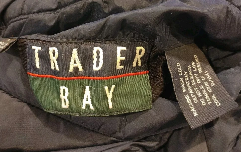 Trader Bay Men's reversible Puffer style Vest in Navy Blue & Gray Size Large - Image 3 of 4