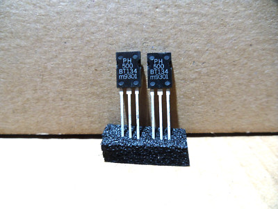 2 x Triac BT134-500  500V  4A  5mA