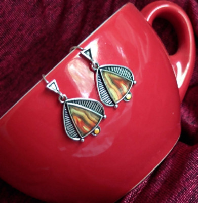 Vintage Art Deco Design Hook Earrings Marbled Orange and Brown Color Resin Stone