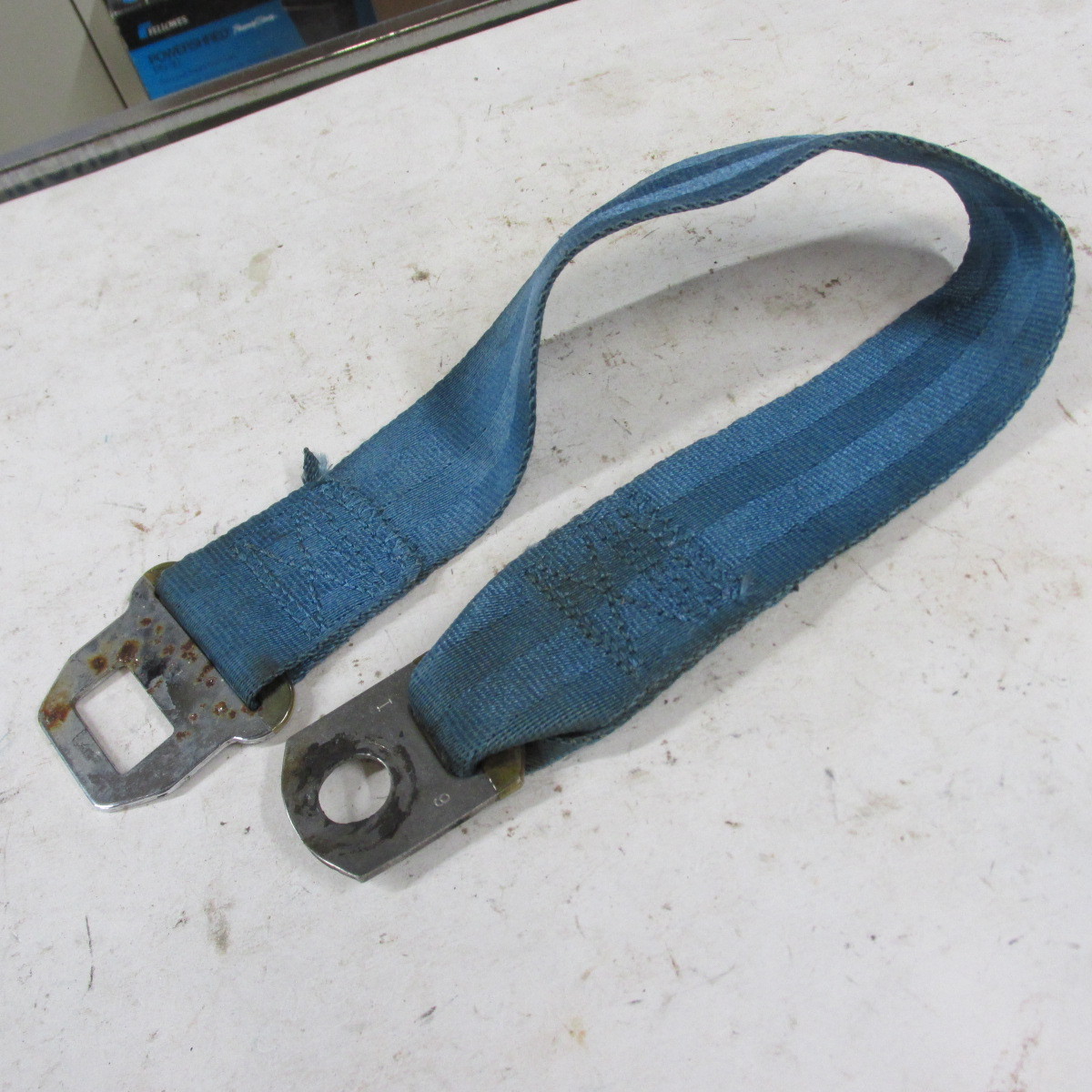 67 68 69 CHEVROLET CAMARO SS RS Z28 REAR BLUE SEAT BELT MALE END DATED