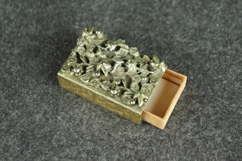 Museum quality antique reticulated metal matchbox cover ca. 1900 [Y9-W6-A9]
