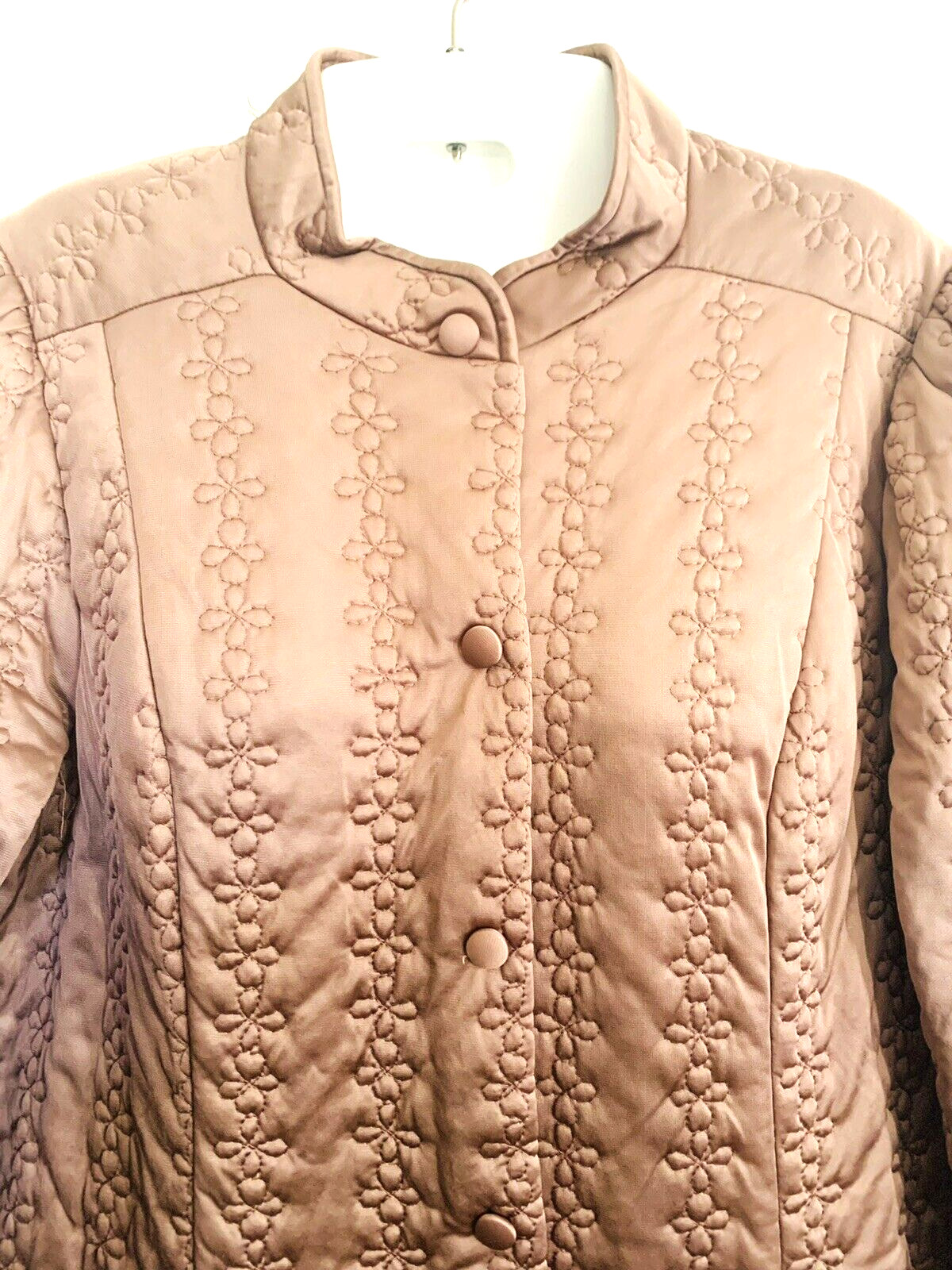 Vintage Miss Elaine Small Quilted Nylon Robe Front Sn… Gem