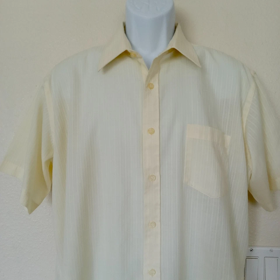 Camisa social masculina CLAYBROOKE VINTAGE tamanho 17 manga curta clássica amarela clara - Imagem 3 de 4