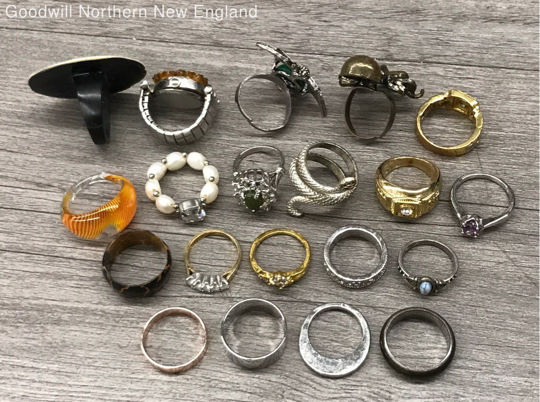 Costume Jewelry Ring Lot w. Octopus Snake Bee Stretch Band