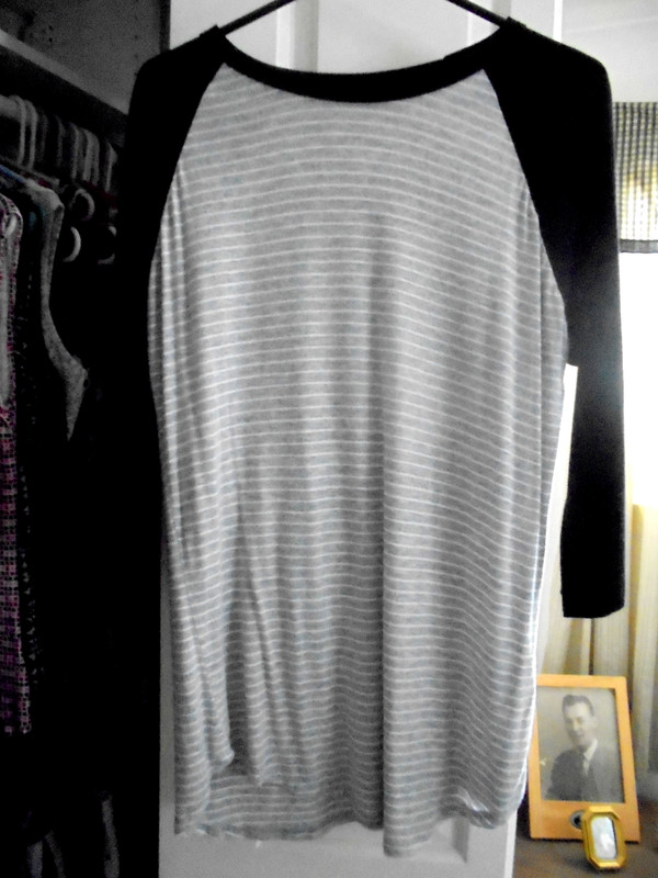 LULAROE GRAY/WHITE STRIPE WITH BLACK 3/4 SLEEVES PULLOVER TOP SZ MED