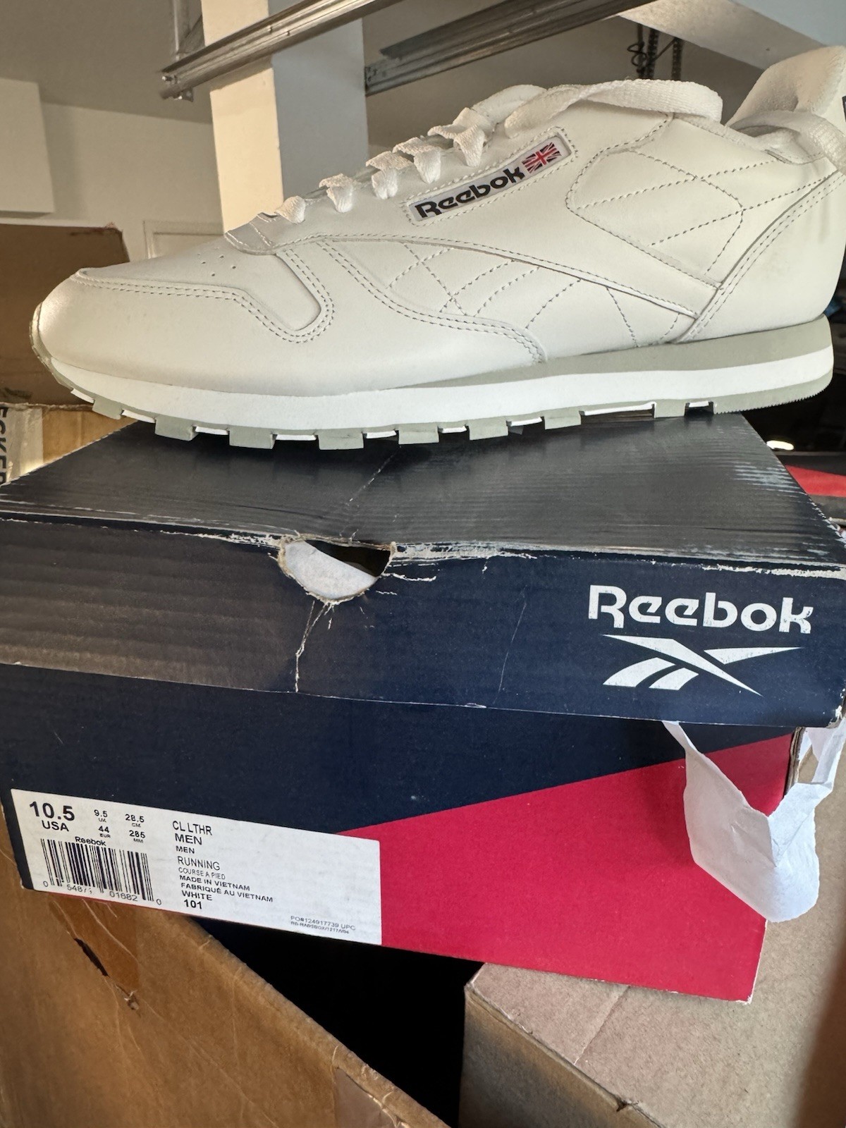 Reebok	CL LTHR	White	101