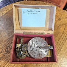 Historische Thorens-Musikdose Polyphon mit 35 Lochplatten (Discs)