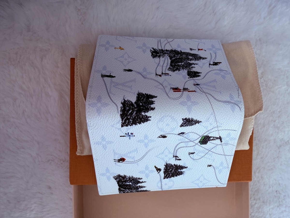 スーパーホワイトLV 【中古】 Louis Vuitton LV Passport Cover Couverture M27064 Ski Snow White