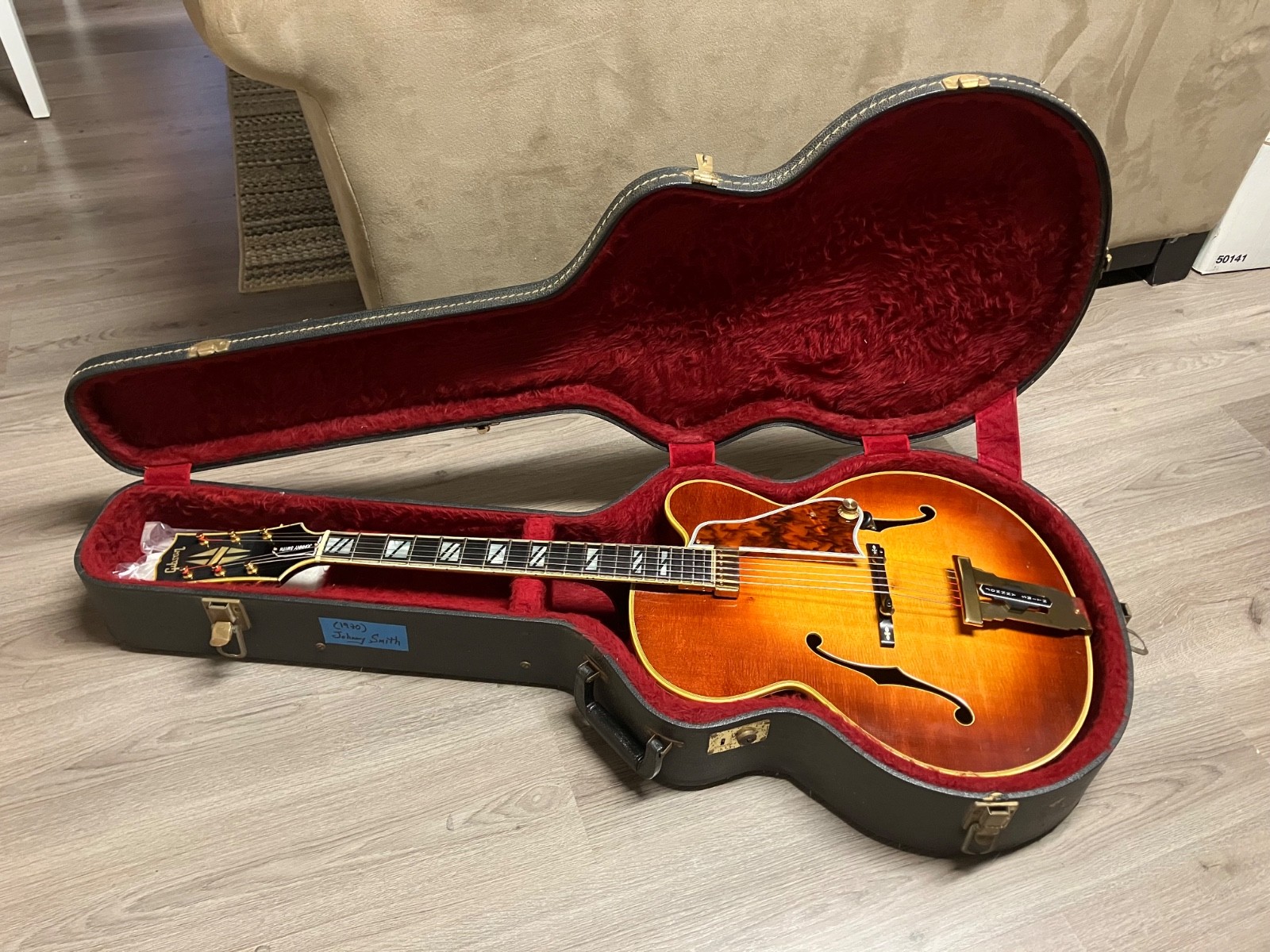 1970  Gibson Johnny Smith Guitar