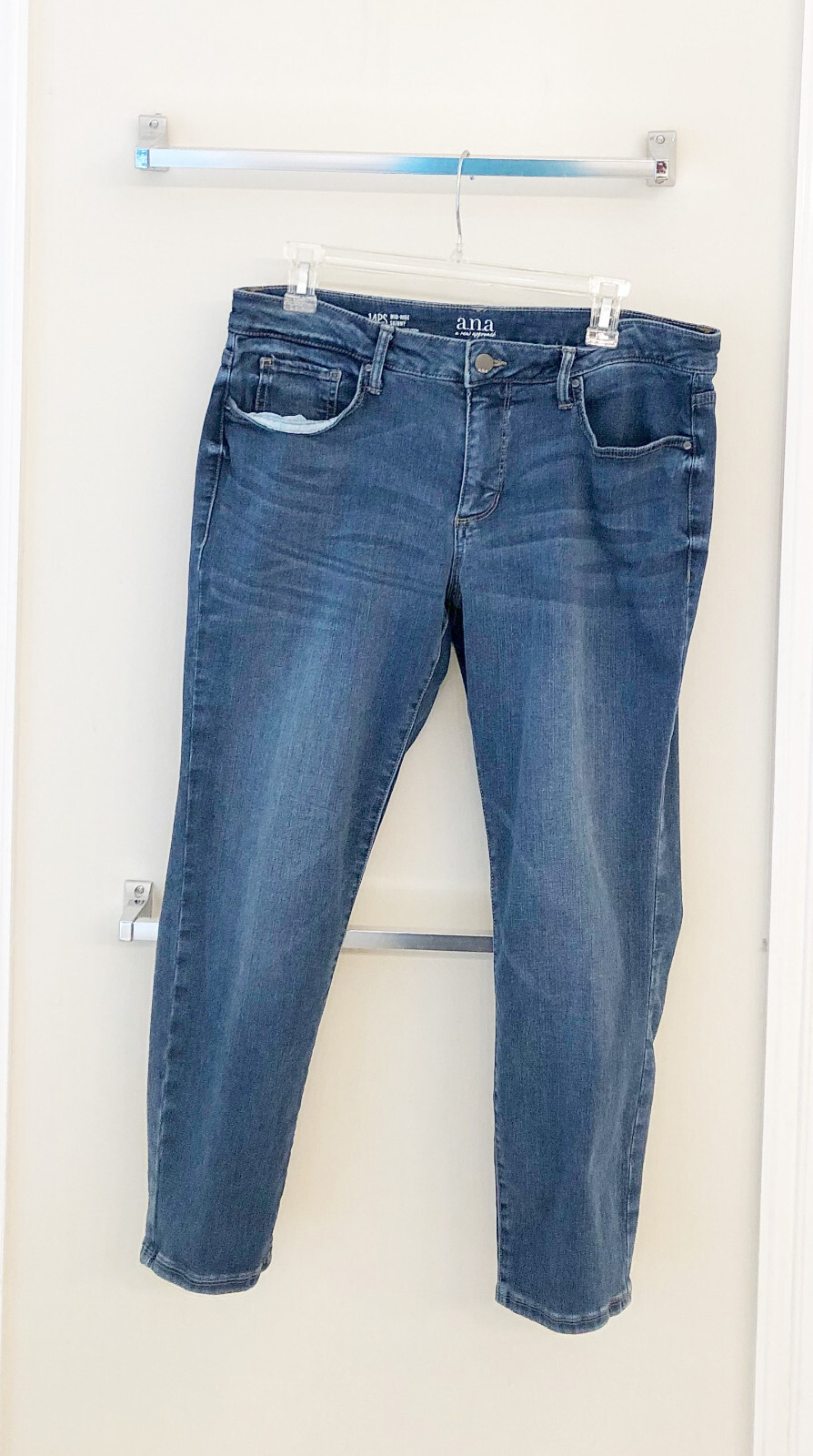 a.n.a mid-rise skinny jeans size 14P short petites dark blue 25