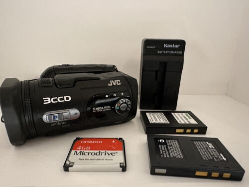 JVC Everio GZ-MC500U 3CCD Digital Media Camera Camcorder W/accessories Read Desc - Afbeelding 1 van 8