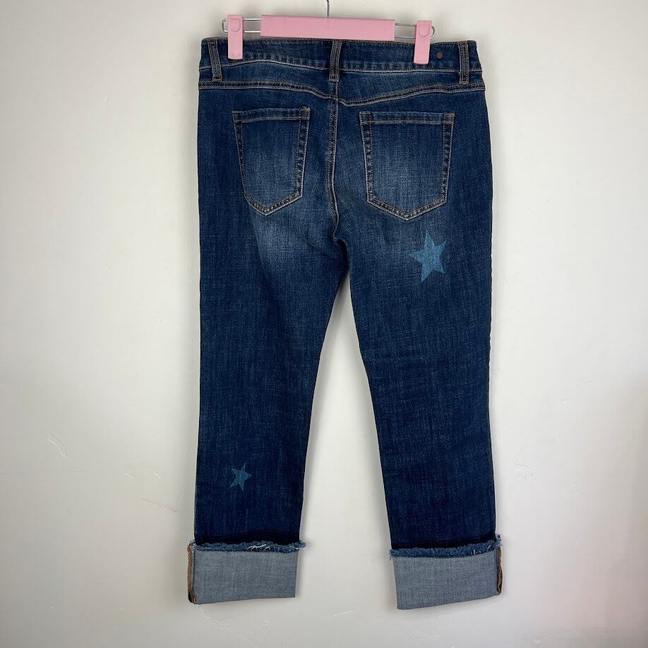 Cabi dark wash slim boyfriend star print jeans women's size Cabi dark wash slim boyfriend star print jeans women's size
