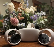 Oculus Quest 2 VR Headset – Resident Evil Combo (USED)