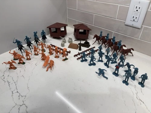 1967/1968 Marx Fort Apache #4685 Lot of 43 Figures and Additional Items